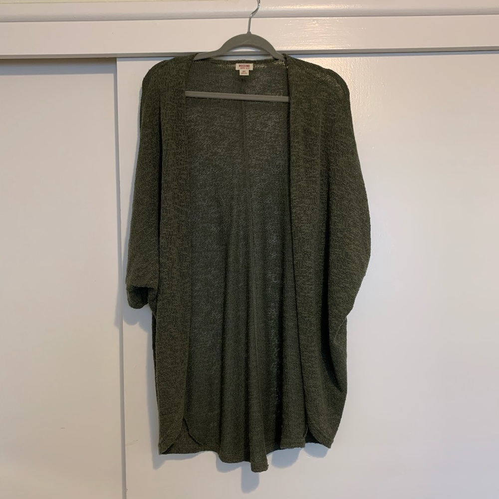 Quarter sleeve cardigan